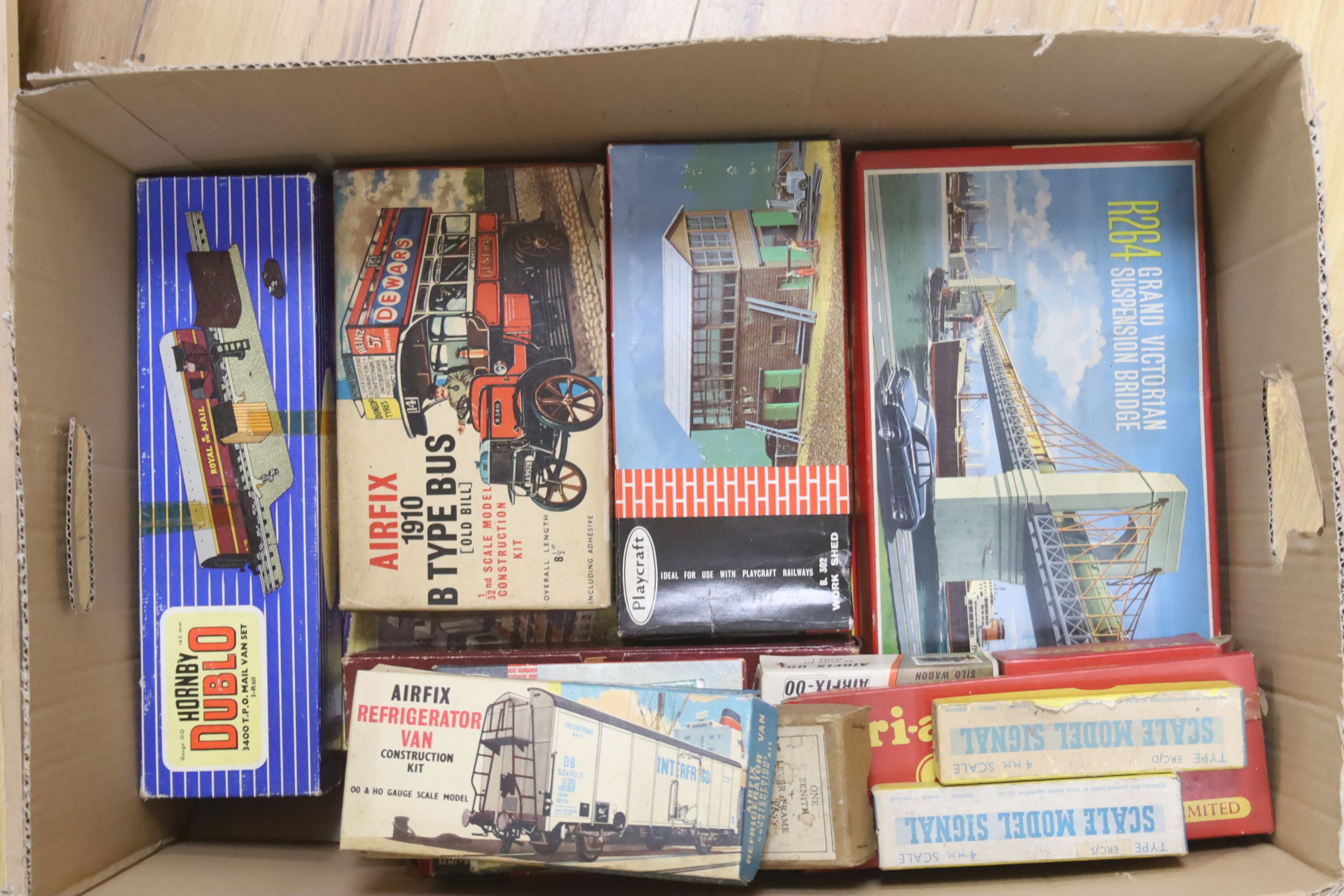 A quantity of mixed model kits to include Airfix, Triang etc.